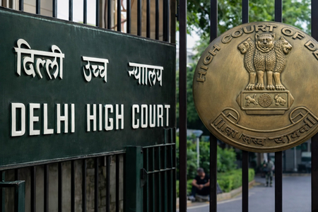 दिल्ली हाई कोर्ट ने अल-फलाह ट्रस्ट केस में जवाद सिद्दीकी की अंतरिम जमानत याचिकाएं ट्रांसफर कीं