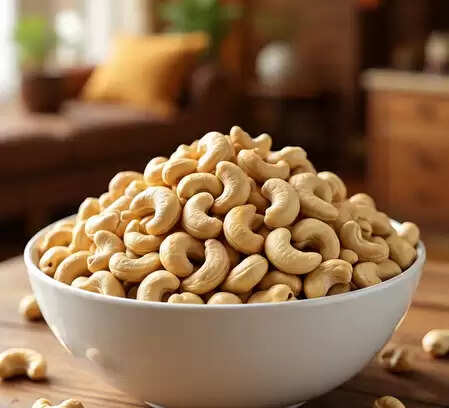 काजू : स्वाद के साथ सेहत का भी रखे ख्याल, जानिए चमत्कारी गुण
