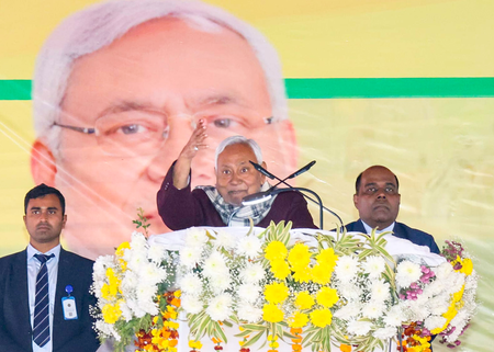 सीधे हाईवे से जुड़ेंगे बिहार के गांव, 1.21 लाख ग्रामीण बसावटों को पक्की सड़कों से जोड़ने का काम हुआ पूरा