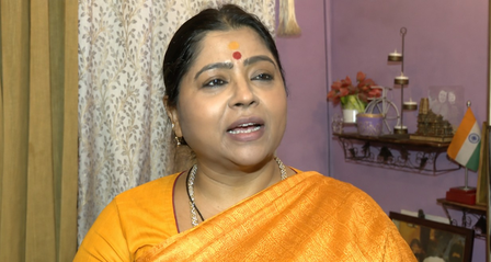 'शोले' के मशहूर डायलॉग 'आधे इधर जाओ, आधे उधर जाओ,' ममता बनर्जी पर फीट बैठता है : कीया घोष
