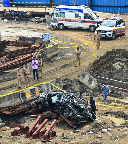 मुंबई कार दुर्घटना : ड्राइवर तेजी और लापरवाही से चला रहा था गाड़ी, आगे की जांच जारी