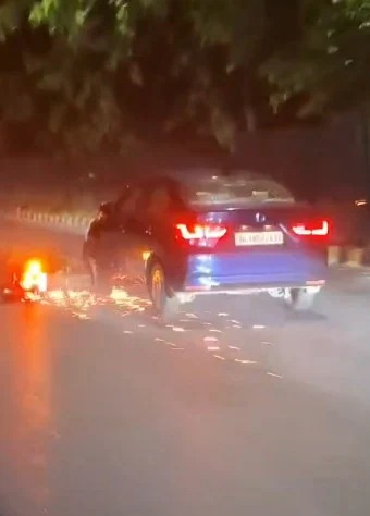 दिल्ली में बाइक को 500 मीटर घसीटने वाले बुजुर्ग चालक को पुलिस ने किया गिरफ्तार