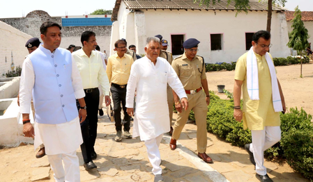 इंदर सिंह परमार ने दामोह जेल में दो मंजिला बैरक का किया उद्घाटन, कैदियों से की मुलाकात