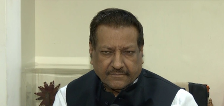 पेपर लीक से लेकर 'ऑपरेशन सिंदूर' और नासिक कुंभ तक, पृथ्वीराज चव्हाण ने सरकार को घेरा