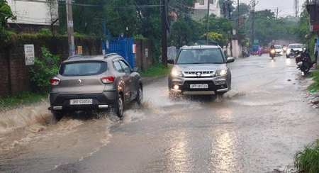 रांची में भारी बारिश का अलर्ट, 26 सितंबर को केजी से 12वीं तक के सभी स्कूल बंद रखने का आदेश
