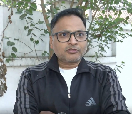 भाजपा सरकार संतों को राजनीतिक लड़ाई में घसीट रही है, केस दर्ज कराना गलत: आशुतोष वर्मा