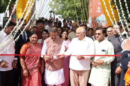 सीएम भूपेंद्र पटेल ने 'अहमदाबाद इंटरनेशनल बुक फेस्टिवल' और 'फूड फॉर थॉट फेस्ट 2025' का किया शुभारंभ