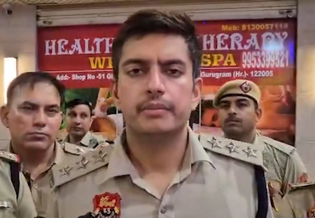 गुरुग्राम के सेक्टर-90 में सफायर 90 मॉल के 18 स्पा सेंटर्स पर बड़ी छापेमारी, 40 से अधिक लोग हिरासत में