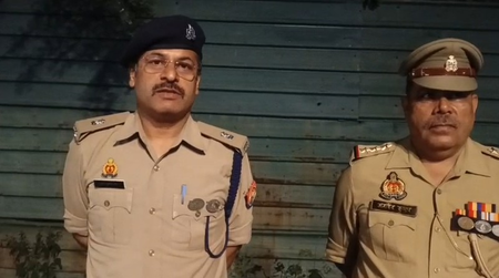 नोएडा में पुलिस और बदमाशों के बीच मुठभेड़; एक कै पैर में लगी गोली, दूसरा गिरफ्तार