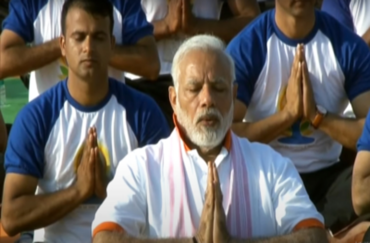 अंतरराष्ट्रीय योग दिवस से पहले पीएम मोदी ने साझा किए योग के आसन के वीडियो (लीड-1)