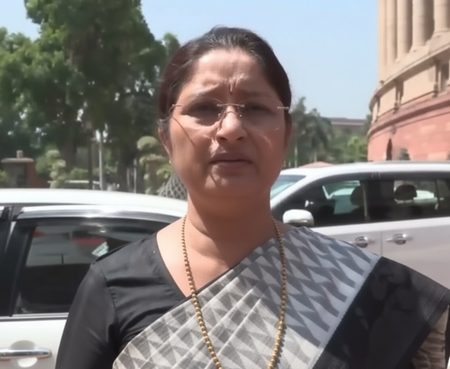 एनडीए की महिला सांसदों ने विपक्ष को बताया महिला विरोधी, कहा- मातृशक्ति के साथ विश्वासघात किया गया