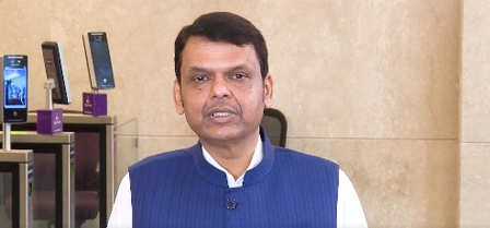 सीएम फडणवीस ने उद्धव ठाकरे को दी 'राम रक्षा स्तोत्र' पढ़ने की चुनौती, कहा-हताशा में कर रहे बयानबाजी