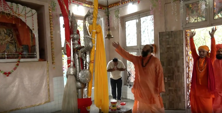 अंतिम पड़ाव पर बाबा अमरनाथ की यात्रा; शनिवार को निकली छड़ी-मुबारक, पवित्र गुफा में पूर्णिमा पर पहुंचेगी