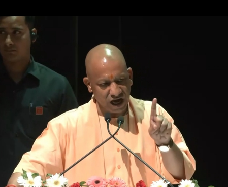 संवेदनशील सरकार ही संकट में ढाल बनती है, भुलाए गए नायकों को अब मिल रहा सम्मान : मुख्यमंत्री योगी