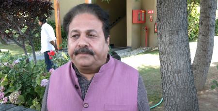 सैन्य अधिकारियों से मुलाकात के बाद कांग्रेस सांसद राजीव शुक्ला बोले, सुरक्षा और विकास दोनों जरूरी