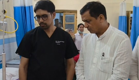 चमोली टनल हादसा: घायलों से मिलने अस्पताल पहुंचे भाजपा सांसद, डॉक्टरों को दिए बेहतर इलाज के निर्देश
