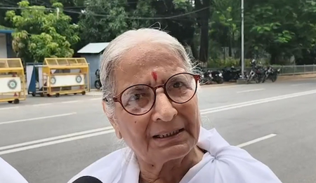 बिहार: निशांत कुमार को ब्रह्माकुमारी महिलाओं ने बांध राखी, नशे के खिलाफ अभियान में सहयोग का लिया वचन