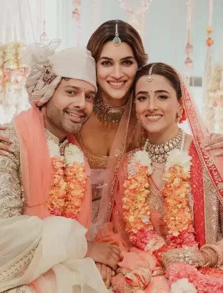 'माना घर से केवल 20 मिनट दूर हो लेकिन…' नुपूर के लिए कृति ने किया इमोशनल पोस्ट