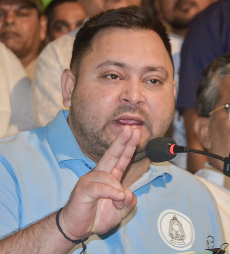 तेजस्वी यादव ने बिहार में मंत्रिमंडल विस्तार को लेकर एनडीए सरकार पर हमला बोला