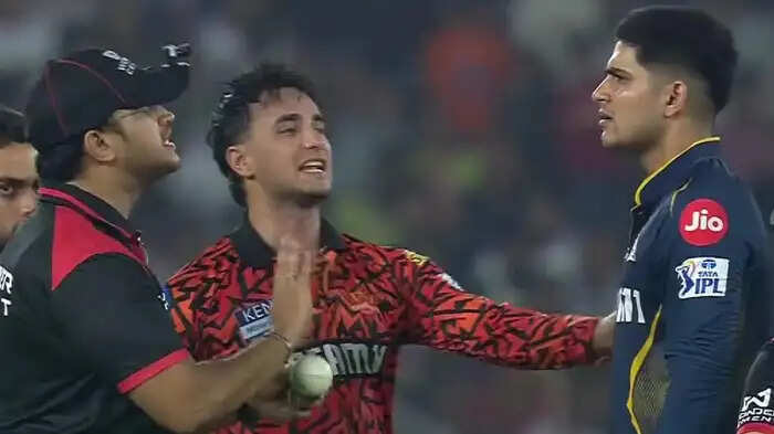 अंपायर से भिड़े शुभमन गिल तो सोशल मीडिया पर फैंस ने ले लिए कप्तान के मजे, जमकर हुई मीम्स की बरसात