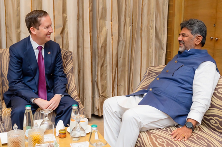 अमेरिकी राजदूत गोर ने कर्नाटक के सीएम शिवकुमार से की मुलाकात, पैक्स सिलिका और ट्रस्ट जैसे पहलों पर हुई चर्चा
