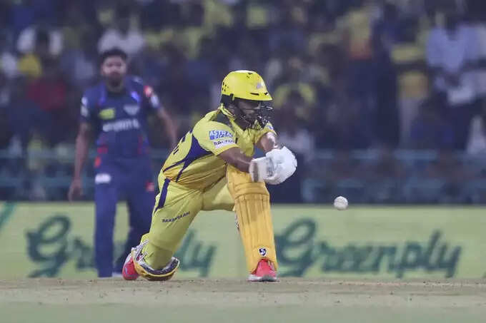 आईपीएल 2025 में 5 बल्लेबाज जिनका सबसे खराब रहा स्ट्राइक रेट, टी20 में खेल रहे टूक टूक