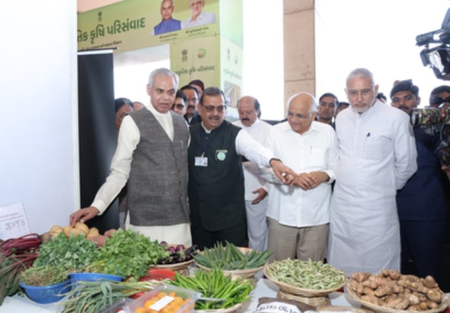 प्राकृतिक खेती को बढ़ावा देने के लिए गुजरात विधानसभा परिसर में लगाई प्रदर्शनी, राज्यपाल आचार्य देवव्रत ने किया उद्घाटन