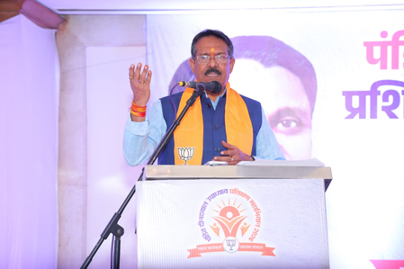 दिल्ली भाजपा प्रमुख हर्ष मल्होत्रा ​​ने फायरमैन की तारीफ की, नागरिकों से सतर्क रहने की अपील