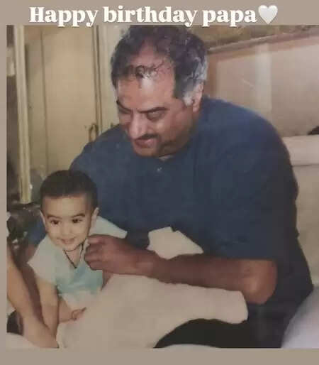 सोनम और खुशी कपूर ने बोनी कपूर को दी जन्मदिन की खास बधाई