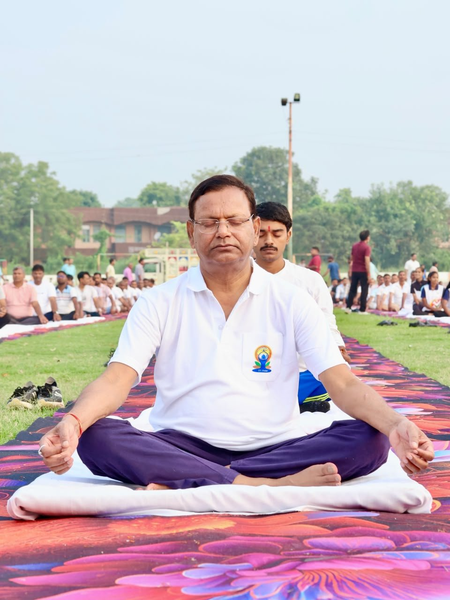 उत्तर प्रदेश: योग से निरोग, निरोग से विकसित भारत' का संदेश, प्रदेशभर में मंडल स्तर तक आयोजित हुए योग शिविर