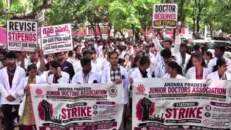 आंध्र प्रदेश: जूनियर डॉक्टरों ने स्टाइपेंड बढ़ाने की मांग को लेकर अपनी हड़ताल तेज की