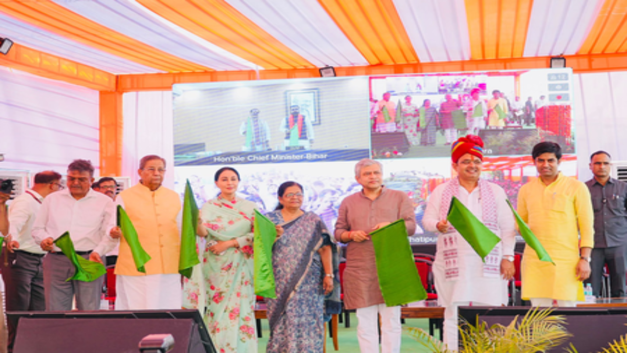 जयपुर से दरभंगा के बीच ट्रेन चलने से लोगों का सपना पूरा हुआ: सीएम भजनलाल शर्मा