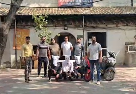 दिल्ली पुलिस ने वांछित अपराधी सहित तीन को किया गिरफ्तार, पिस्टल बरामद