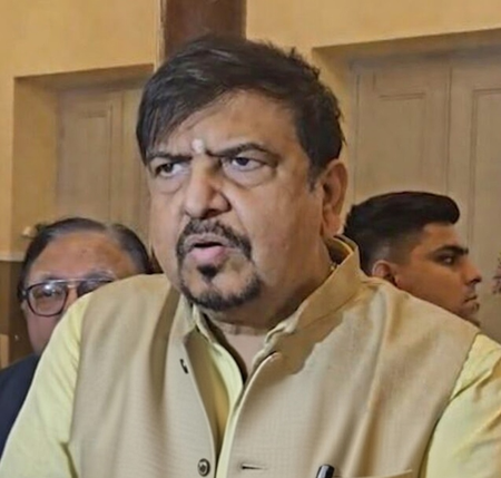 सिर्फ चुनाव से पहले पश्चिम बंगाल में आती है भाजपा : मंत्री सुजीत बोस