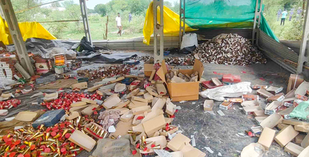 अहमदाबाद पटाखा फैक्ट्री विस्फोट: पुलिस जांच में सामने आई घटना के पीछे की वजह, नियमों की उड़ाई जा रही थी धज्जियां
