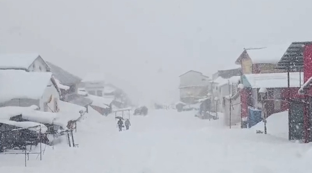 उत्तराखंड : भारी बर्फबारी के बावजूद केदारनाथ यात्रा की तैयारियां तेज गति से जारी