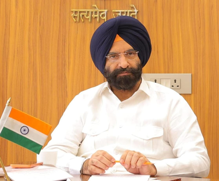 वायु प्रदूषण: दिल्ली के मंत्री सिरसा ने एनसीआर जिलों के यातायात पुलिसकर्मियों के साथ योजना बनाई