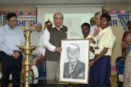 पटना में शोषित समाधान केंद्र के स्थापना दिवस समारोह में शामिल हुए राज्यपाल, युवाओं से बड़े सपने देखने का किया आह्वान