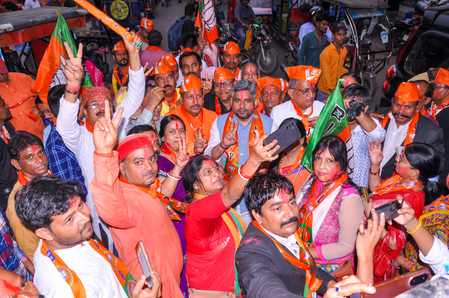 पश्चिम बंगाल में एंटी-इंकंबेंसी की लहर, टीएमसी के 35 में से 22 मंत्री हारे