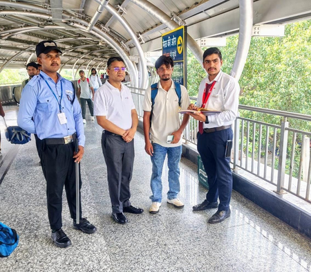 सराय काले खां एफओबी पर थूकने वालों के खिलाफ एनसीआरटीसी का अभियान तेज, 56 लोगों के काटे गए चालान