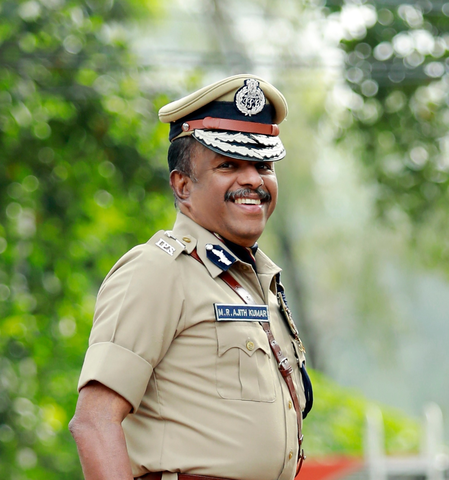 युवा कांग्रेस कार्यकर्ताओं पर हमले के आरोप में पांच पुलिसकर्मी निलंबित