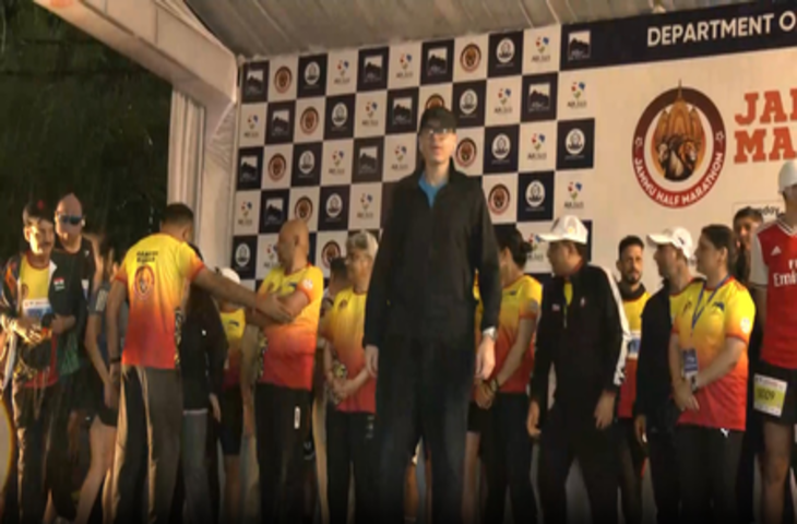 जम्मू में नशे के खिलाफ 'हाफ मैराथन' का आयोजन, मुख्यमंत्री उमर अब्दुल्ला ने दिखाई हरी झंडी