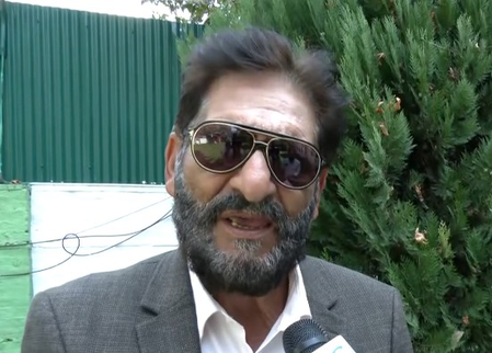 कश्मीरी पंडितों को धमकी पर सियासत, पीडीपी ने की आरोपियों की पहचान की मांग, कांग्रेस ने उठाए सवाल