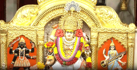 दिल्ली: चैत्र नवरात्रि के दूसरे दिन झंडेवालान मंदिर में बड़ी संख्या में पहुंचे श्रद्धालु, किए माता रानी के दर्शन