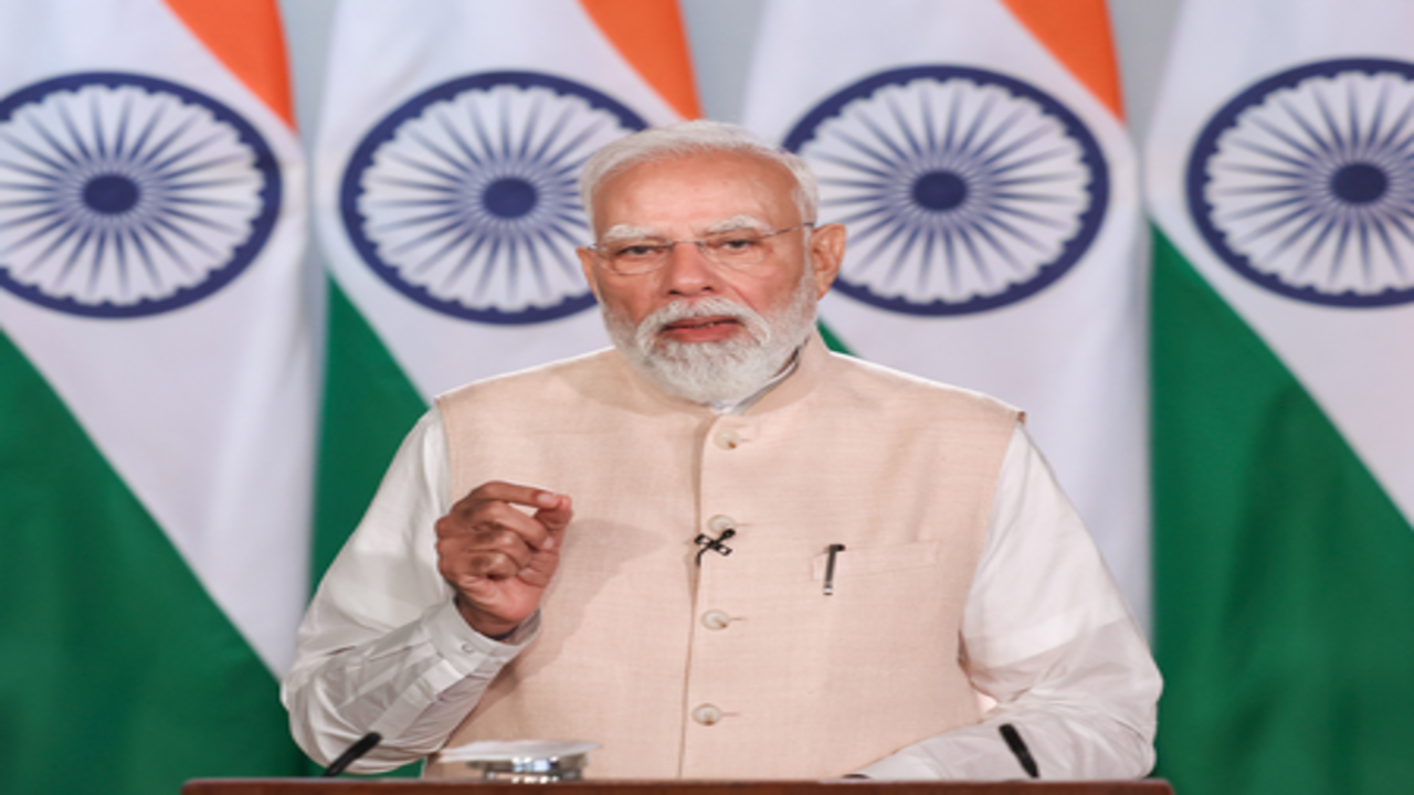 पीएम मोदी ने हजरत इमाम हुसैन की शहादत को किया नमन, बोले- सत्य और साहस की राह दिखाती है उनकी कुर्बानी