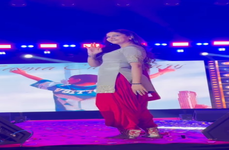 'सुथरी' पर थिरकीं सपना चौधरी, तो रानी चटर्जी बनीं 'हेमा मालिनी', सोशल मीडिया पर छाया देसी और क्लासिक संगम