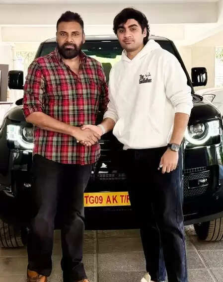 पवन कल्याण ने गिफ्ट में दी चमचमाती कार, निर्देशक सुजीत बोले- 'यह अब तक का सबसे शानदार तोहफा'