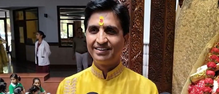 कुलवंश का इतिहास पढ़ें ओवैसी तो वे भी भगवती के सामने नतमस्तक होंगे: कुमार विश्वास