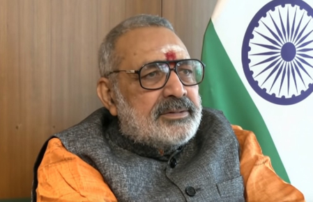 ममता के इस्तीफा नहीं देने पर गिरिराज सिंह का तीखा वार, कहा- नहीं हटें तो राज्यपाल करें हस्तक्षेप