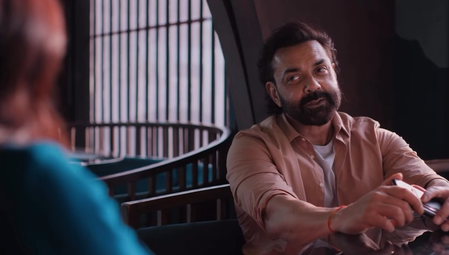 एक राइट स्वाइप और बदल गई जिंदगी! रिलीज हुआ बॉबी देओल की फिल्म 'बंदर' का ट्रेलर
